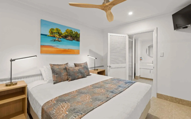 Moonlight Bay Suites