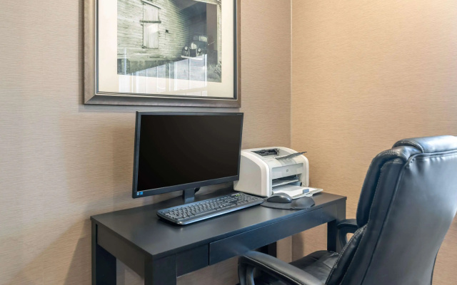 Comfort Inn & Suites Dover-Portsmouth