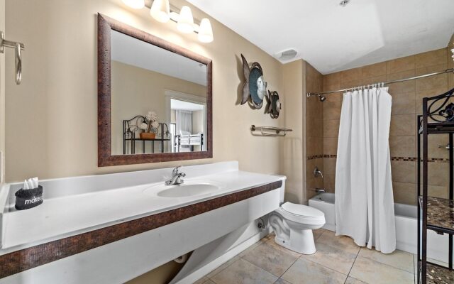 Rooftop Views of The Gulf! 1800 Square Foot Private Rooftop Terrace!