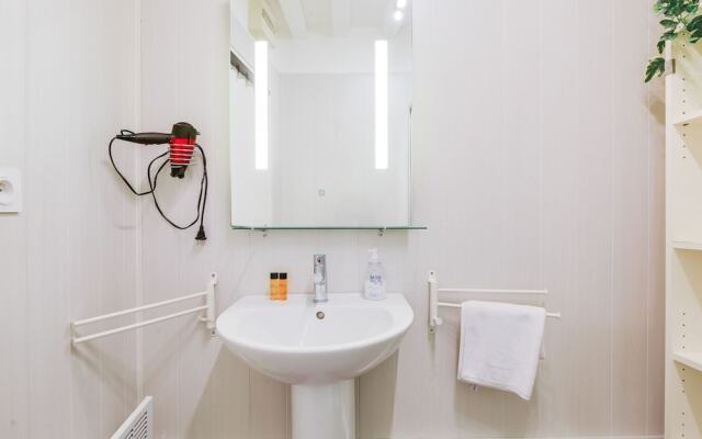 Lovely Apartment in Bayeux With Courtyard & Heating