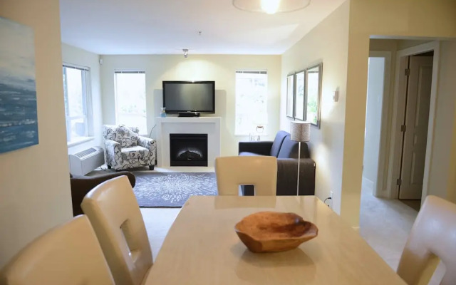 Osprey at Waterscapes by KelownaGo