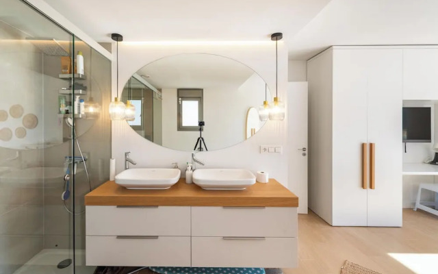 Inviting 3-bed House in Mijas