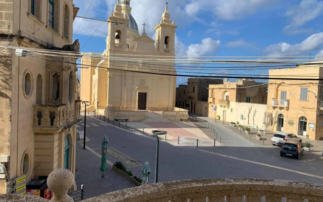 Qronfli Holiday Apartments With Swimming Pool