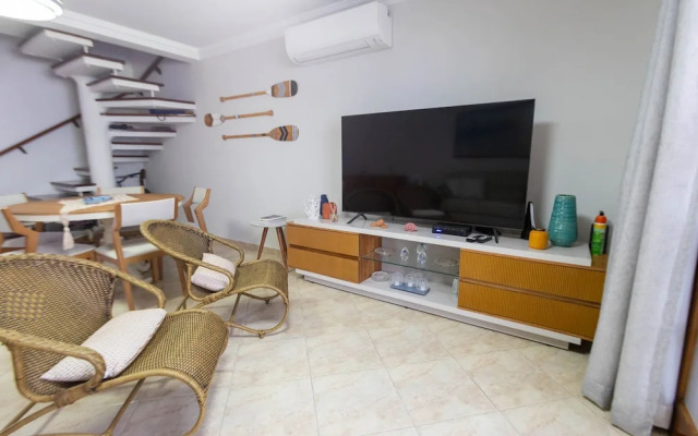 Casa em Condom nio com Piscina Wi-fi e Garagem
