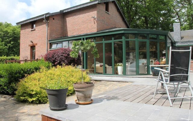 Cozy Villa in Marche-En-Famenne with Private Pool