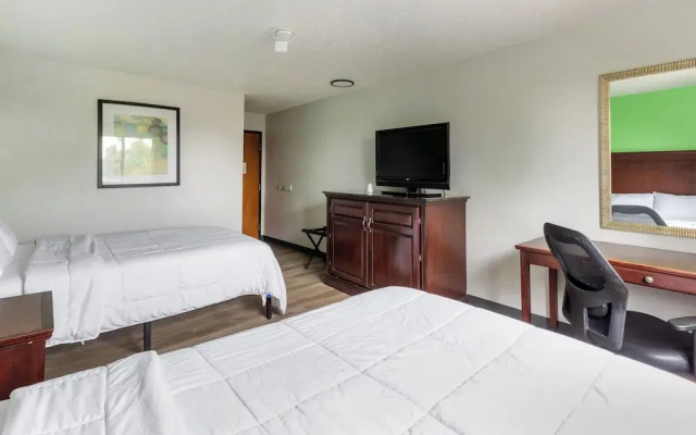 Super 8 Motel - Lansing