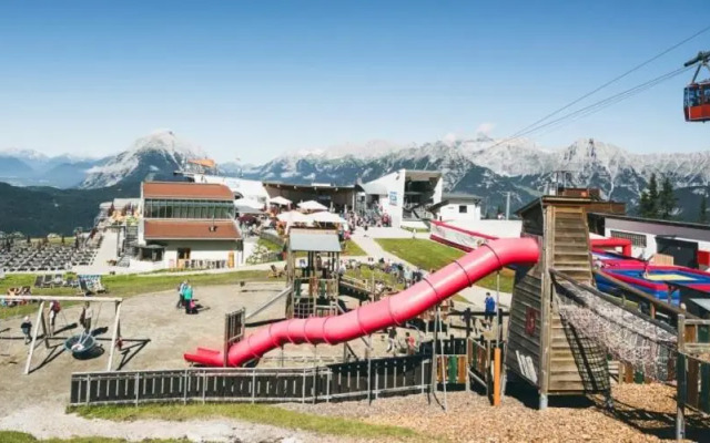 The Seefeld Retreat - Central Family Friendly Apartments - Mountain Views