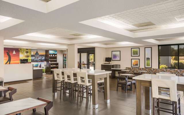 Clarion Pointe Forsyth I-75