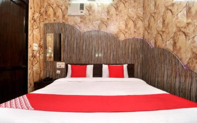 OYO 28162 Hotel Prince