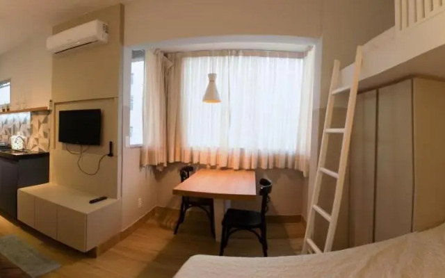 FLAT Beverly Hills 401B