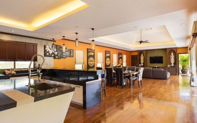 Generous 6BR Balinese Pool Villa Sophia
