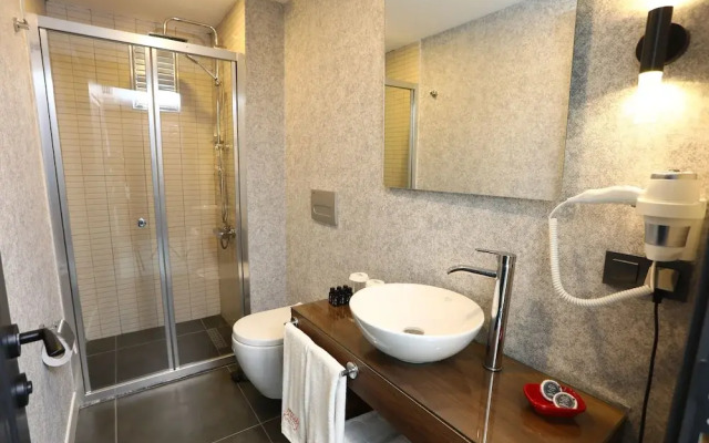 Askadar May Hotel