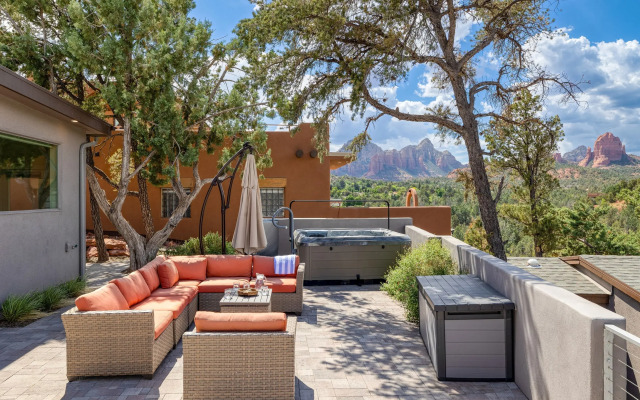 The Viewpoint by Avantstay Luxe Home + Spa/views