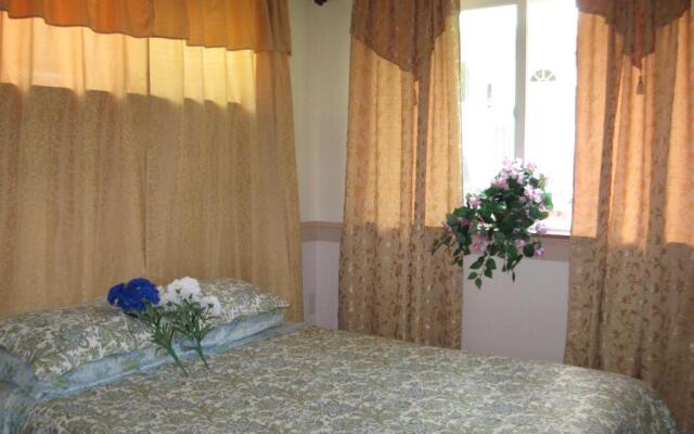 Whale House at Kehena Beach