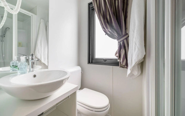 Hu Park Albatros Village