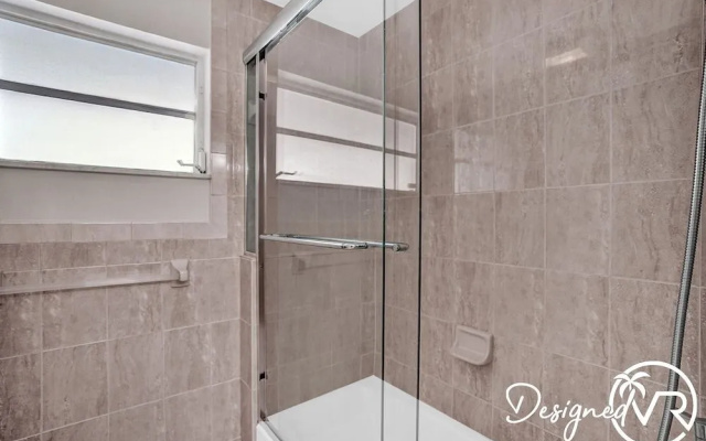 Modern 7 Br With Private Heated Pool