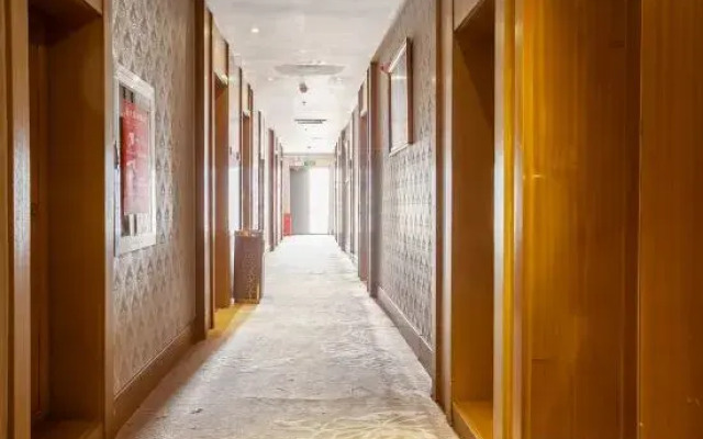Universal House Haiyi Hotel