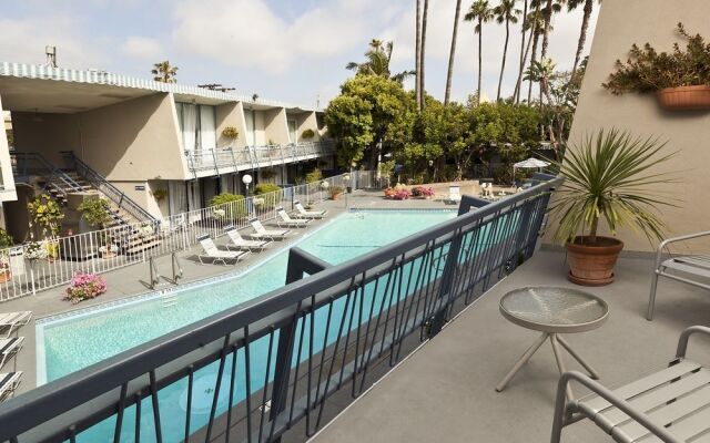 Travelodge Hotel at LAX