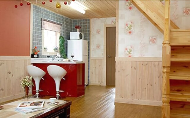 Yangsan Chickweed & Flower Pension