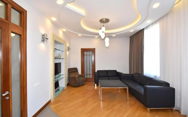 Прекрасная 4-ех комнатная квартира в самом центре