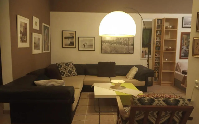 Spacious Cosy Apt (up to 5 guests)