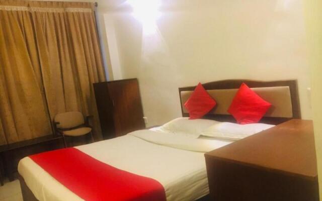 Easternwoods Hotel Raj