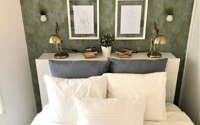 Charming Flat with Great Terrace, Best Location