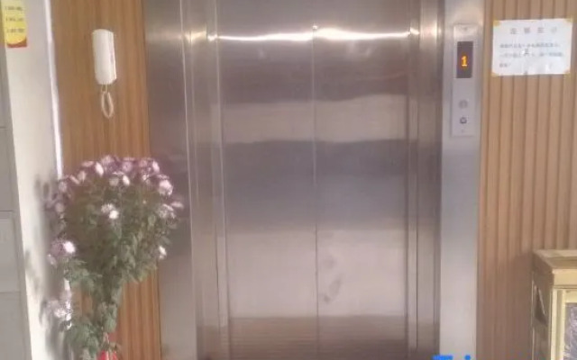 Xinjiang Xinxinyu Express Hotel