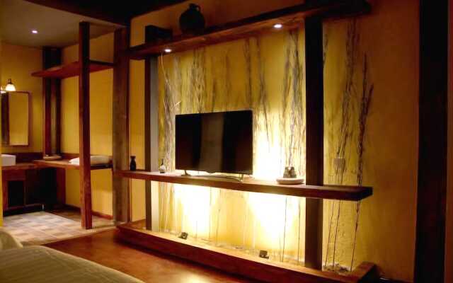 JIUMI Snow Mountain Original Art Hotel