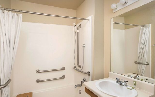 Extended Stay America Select Suites - Omaha - Southwest