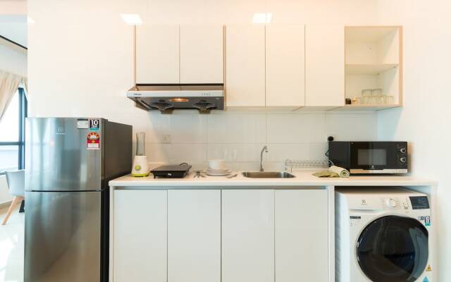 New! Contemporary 1BR Apartment @ Near Klcc