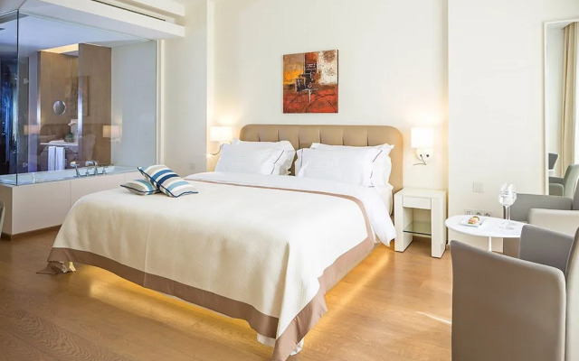 O Monot Hotel