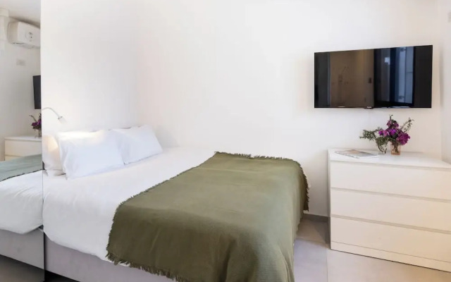Rooftop Jacuzzi Penthouse by Sea N' Rent