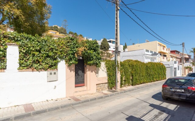 Pedregalejo: Cozy Apartment Front Of The Beach