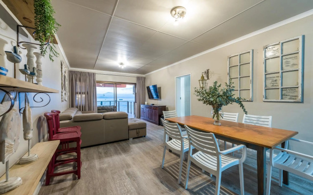 Beacon Wharf , George Hay 6 Seafront Accommodation