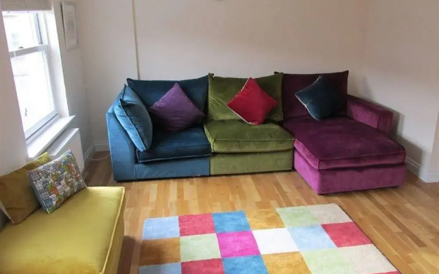 Bath Breaks Apartments