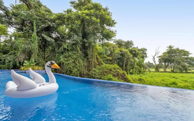 Radiant 1BHK Apartment by tisyastays