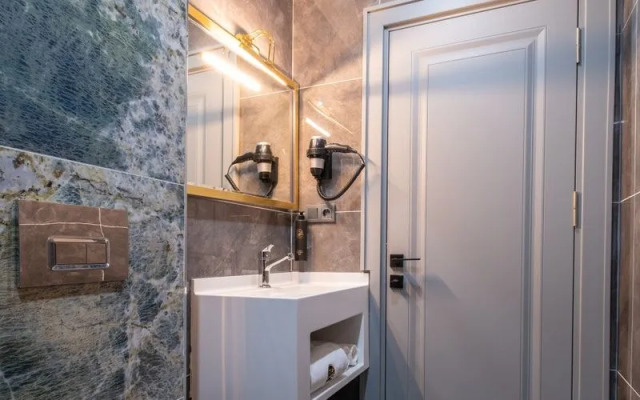 216 Prestige Hotel