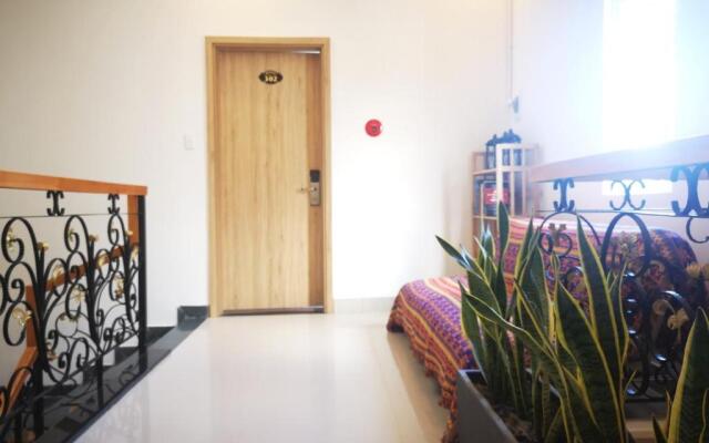 Benzen Boutique Stays Hostel and Apartment