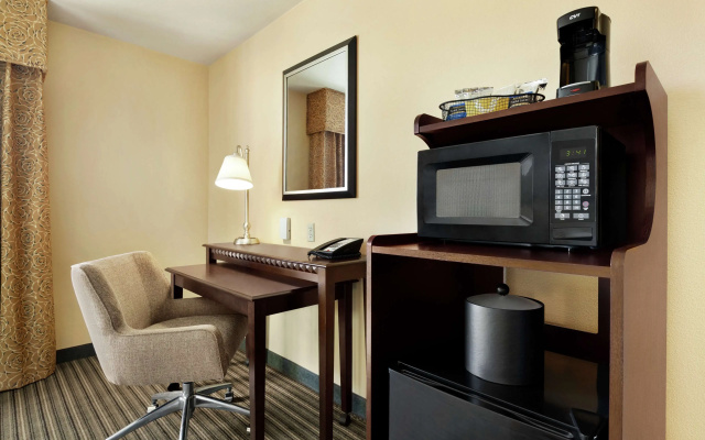 Hampton Inn & Suites West Sacramento