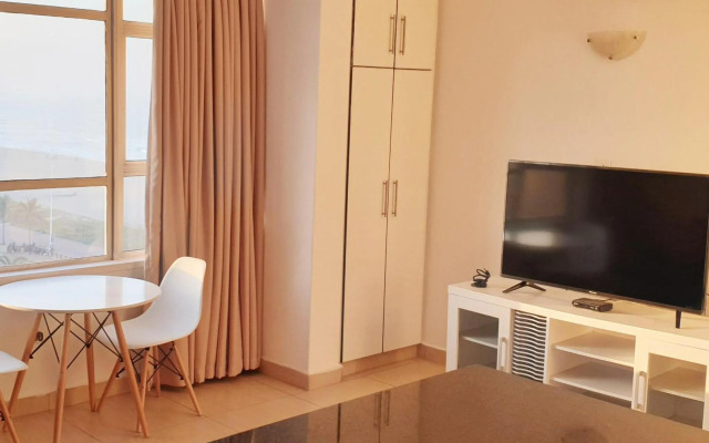 904 Tenbury Beach Apartment