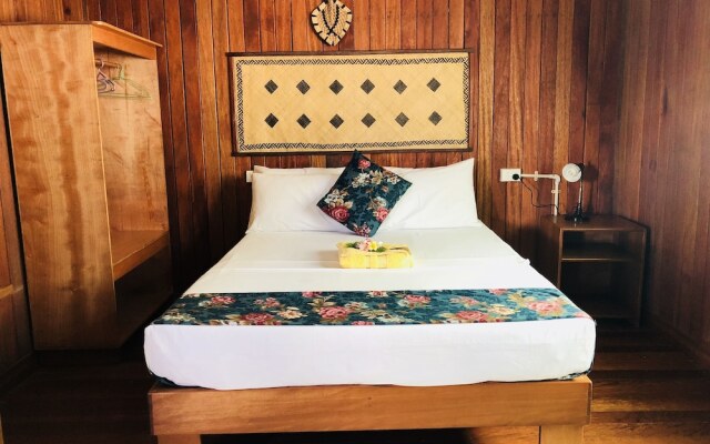 Qua Roviana Motel