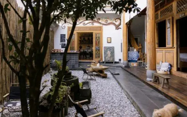 Lushang Youth Hostel