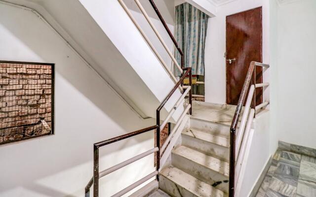 Vaccinated Staff- SPOT ON 74864 Hotel Arti