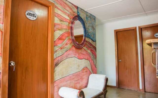 The American Corner Hostel & Gastro Bar