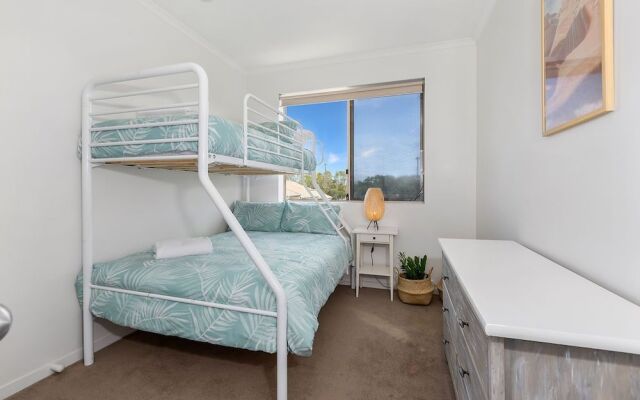 BEACH BLISS LUXURIOUS APARTMENT with POOL