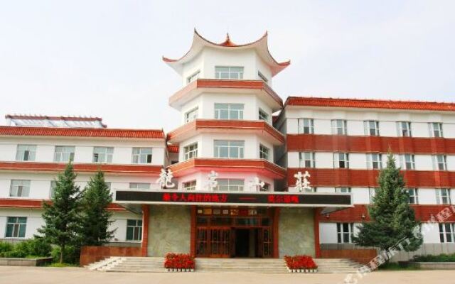 Longyan Manor