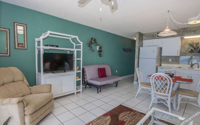 Seaside Beach & Racquet Club