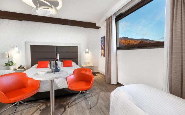 BHotel