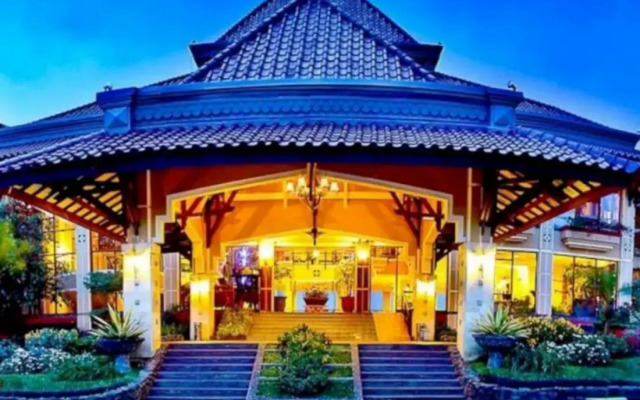 Royal Orchids Garden Hotel & Condominiums